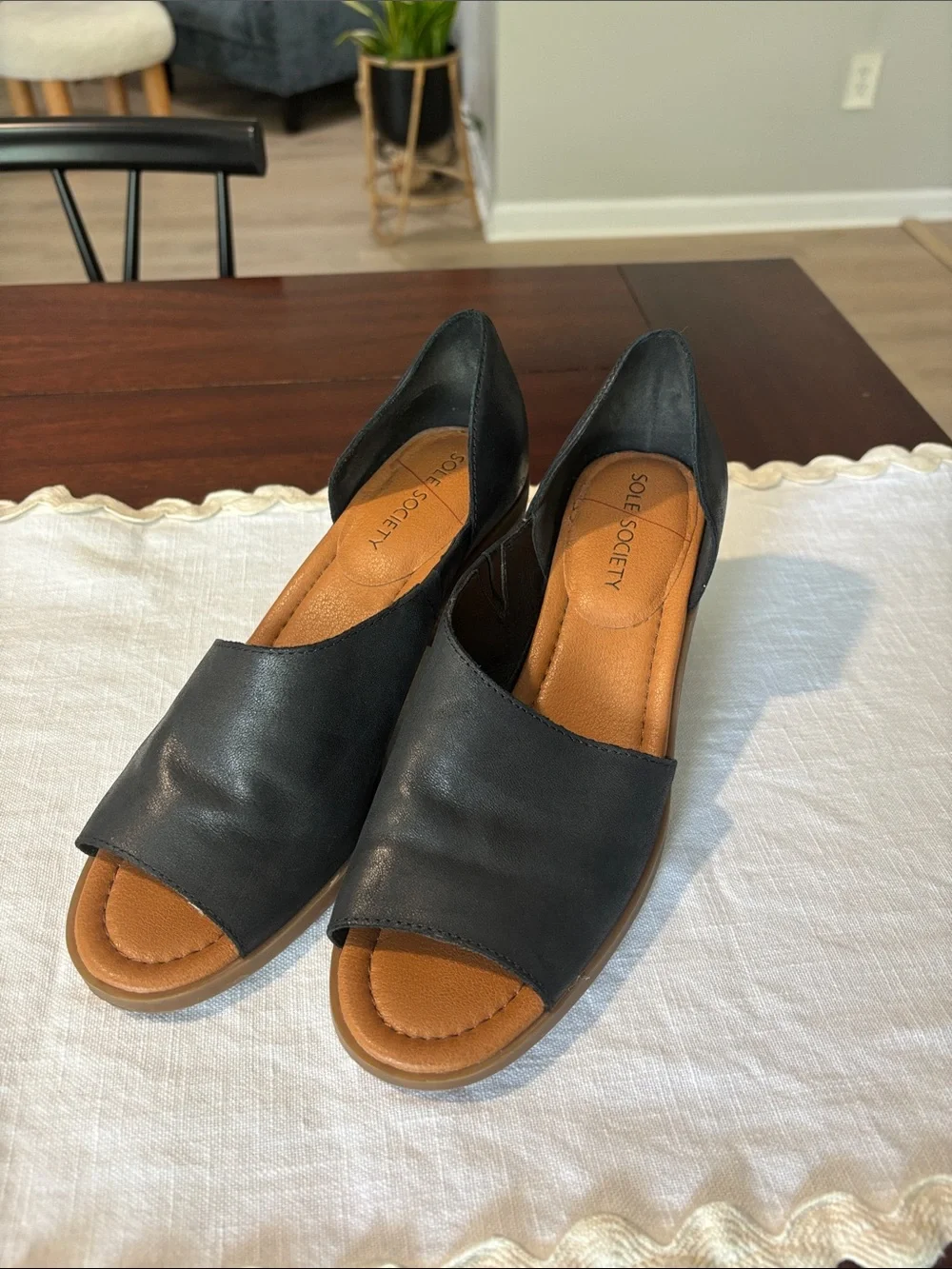 Sole Society leather heels cut out NEW never worn size 7.5